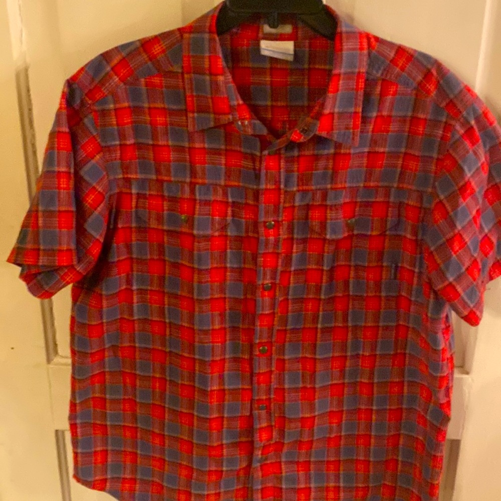 Columbia short sleeved snaps